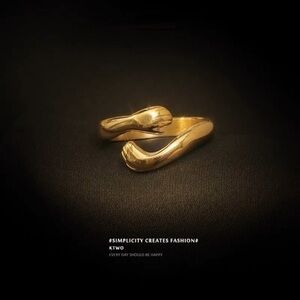 Stainless steel hug 🫂 Ring